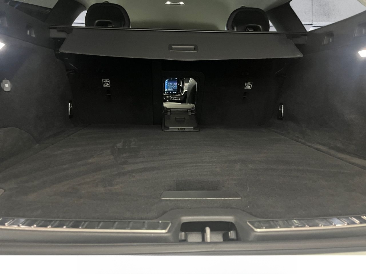 Volvo V90 T5 Momentum ACC ParkAssist Kamera LED Navi foto 18