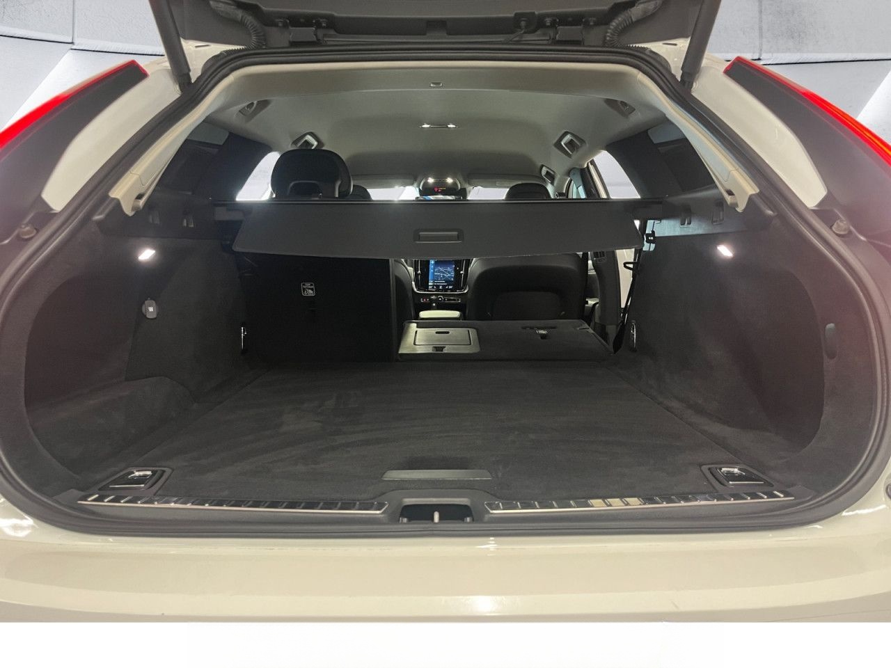 Volvo V90 T5 Momentum ACC ParkAssist Kamera LED Navi foto 19