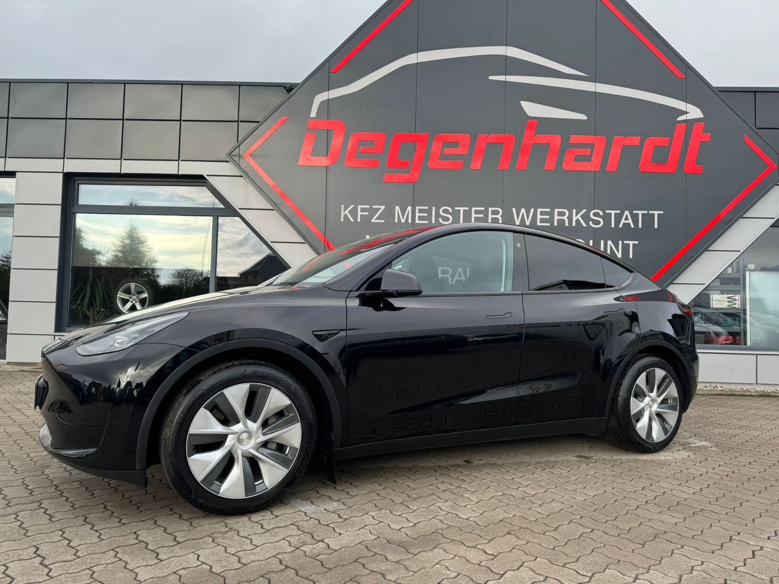 Tesla Model Y RWD Matrix LED Leder AHK SOH 94,4 foto 16