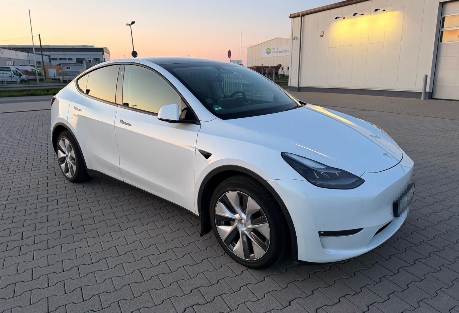 Tesla Model Y Long Range AWD | MwSt. ausweisbar