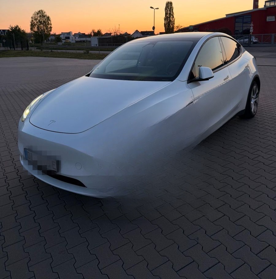 Tesla Model Y Long Range AWD | MwSt. ausweisbar foto 2