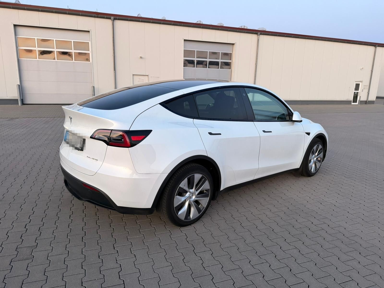 Tesla Model Y Long Range AWD | MwSt. ausweisbar foto 5