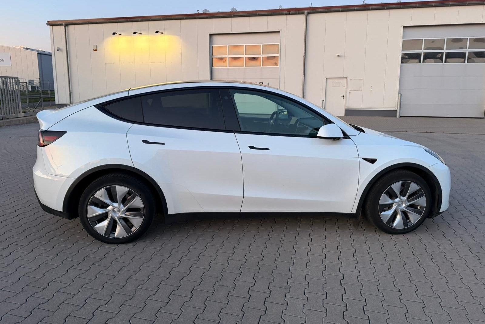 Tesla Model Y Long Range AWD | MwSt. ausweisbar foto 6