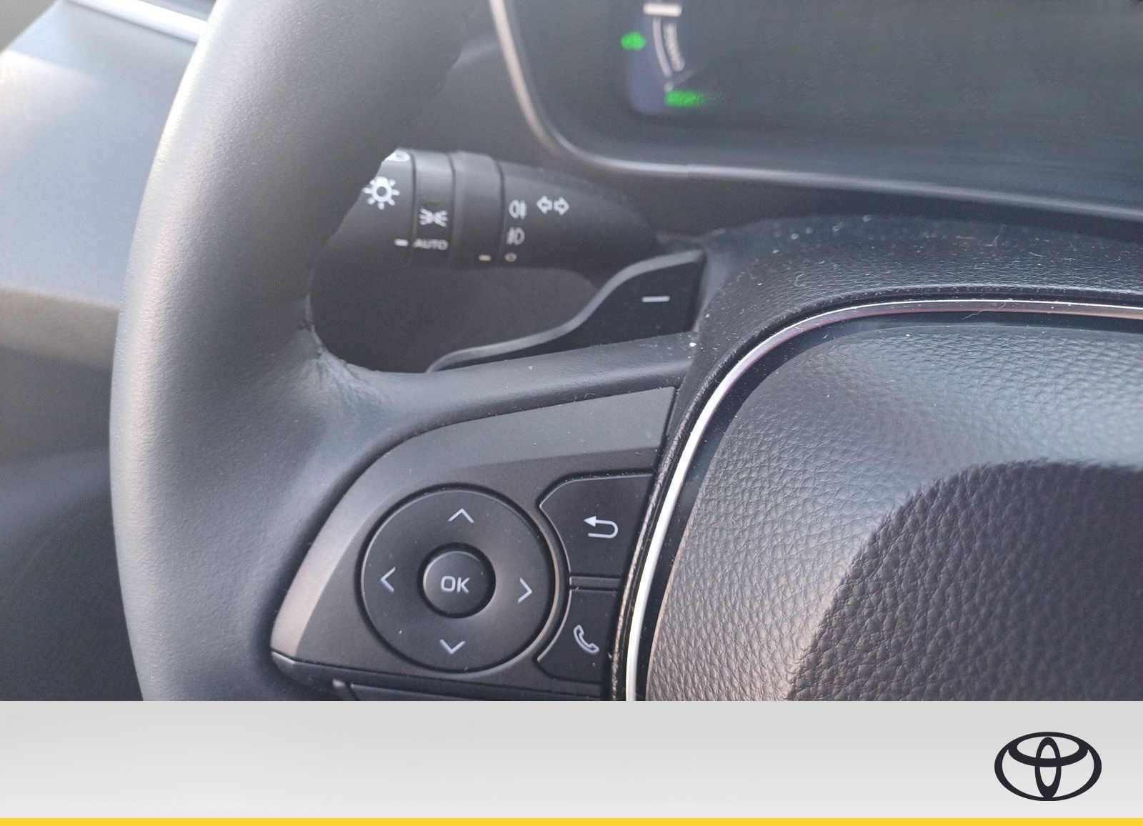 Toyota Corolla 2,0 l Hybrid Navi/Kam/Sitzhzg/ALU foto 17