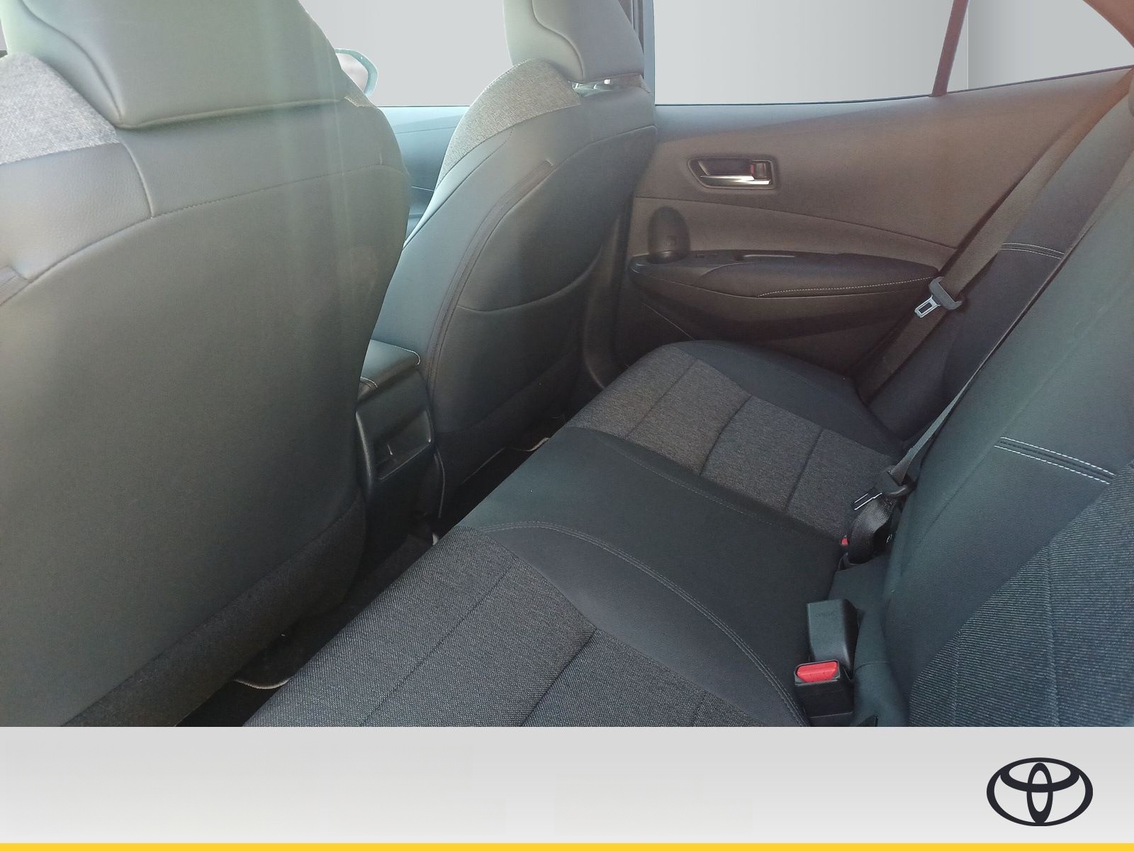 Toyota Corolla 2,0 l Hybrid Navi/Kam/Sitzhzg/ALU foto 8