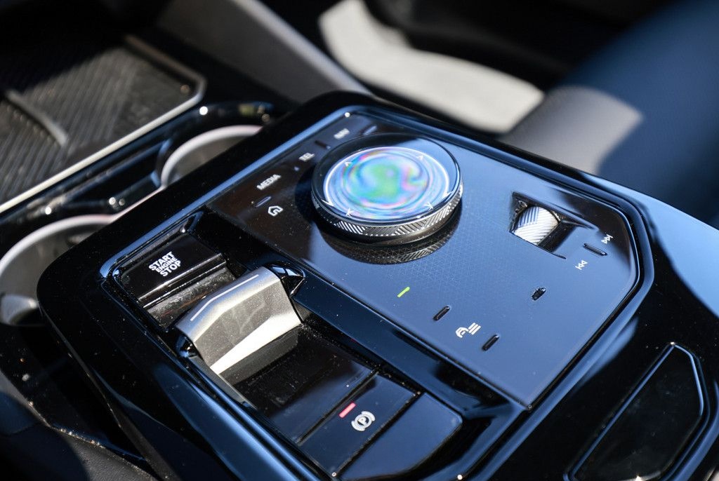 BMW 540d xDrive M-Sport PANO STANDHZ B&W HUD 360° foto 22