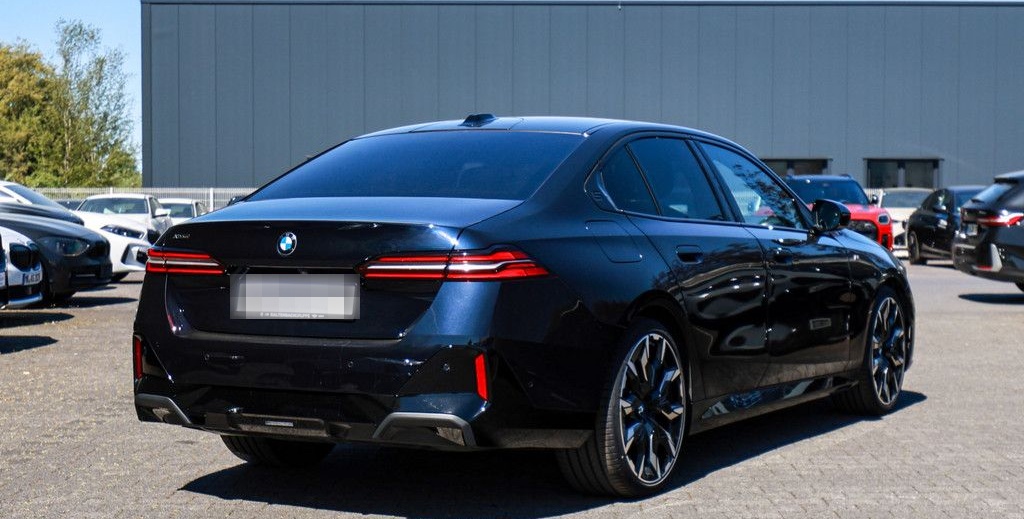 BMW 540d xDrive M-Sport PANO STANDHZ B&W HUD 360° foto 6