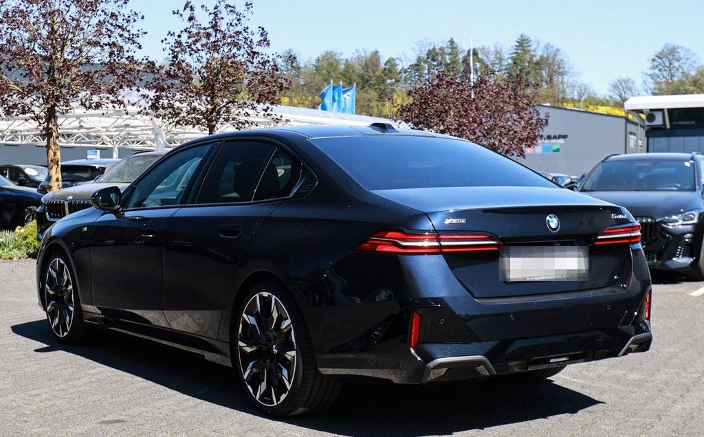 BMW 540d xDrive M-Sport PANO STANDHZ B&W HUD 360° foto 9