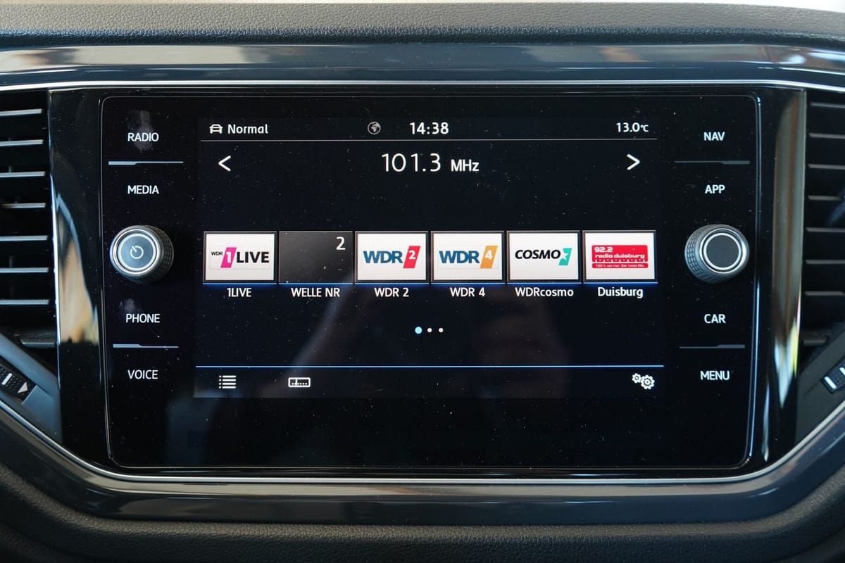 Volkswagen T-Roc 1.5TSI Sport R-Line LED Navi ACC Kamera foto 15