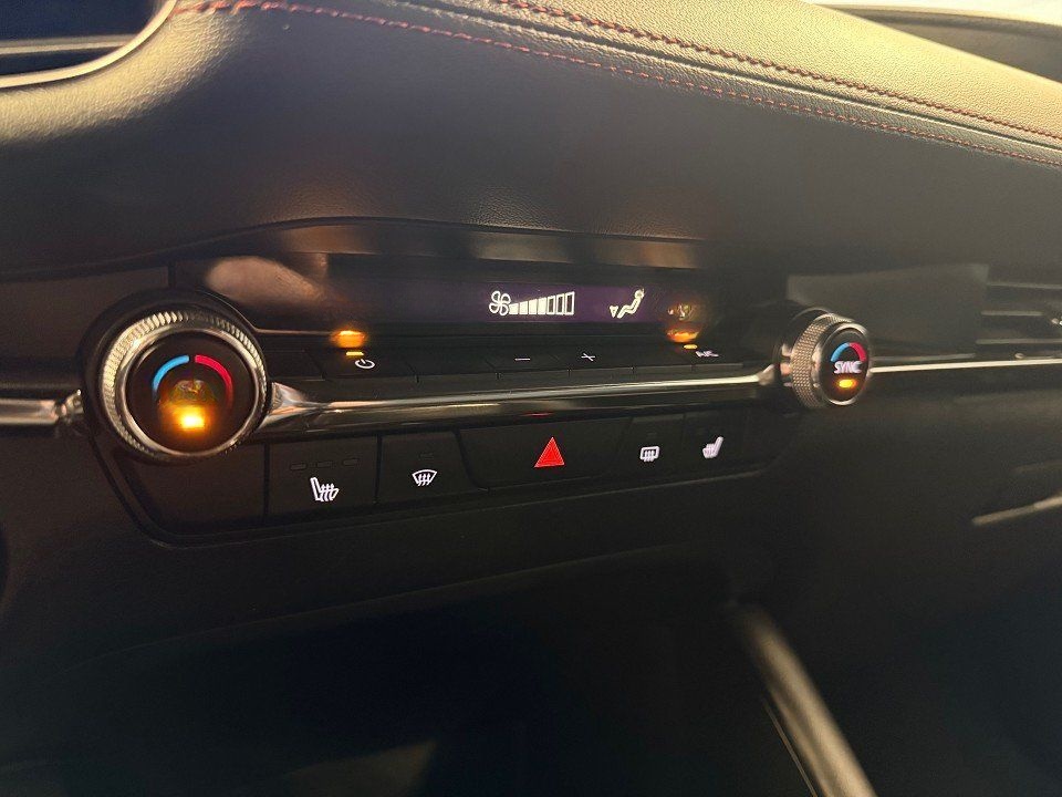 Mazda 3 2.0 Homura 1. Hand Scheckheft - Klima - HUD -  foto 17