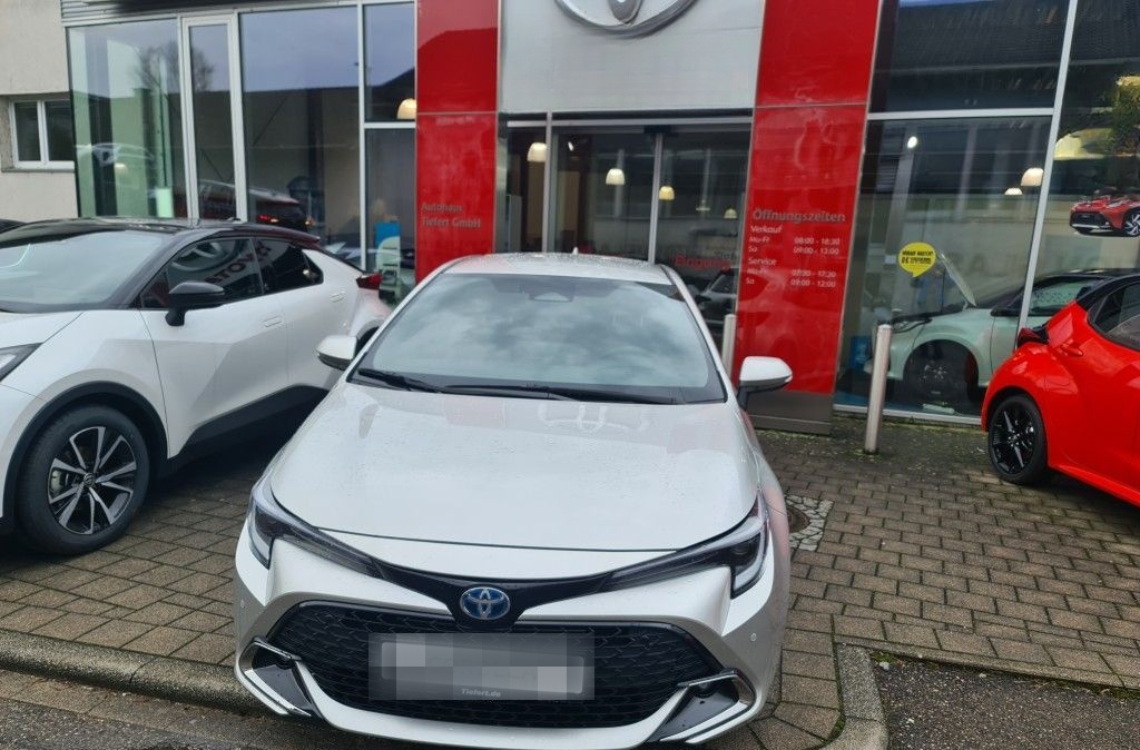 Toyota Corolla 1.8 Hybrid Team D foto 1