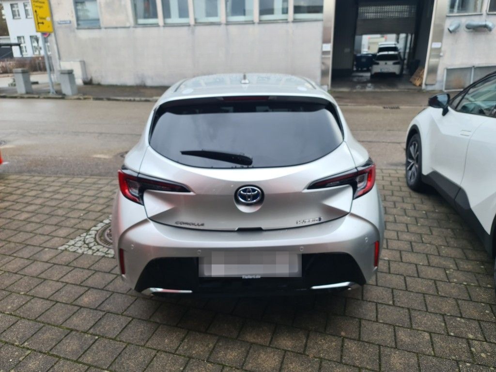 Toyota Corolla 1.8 Hybrid Team D foto 3