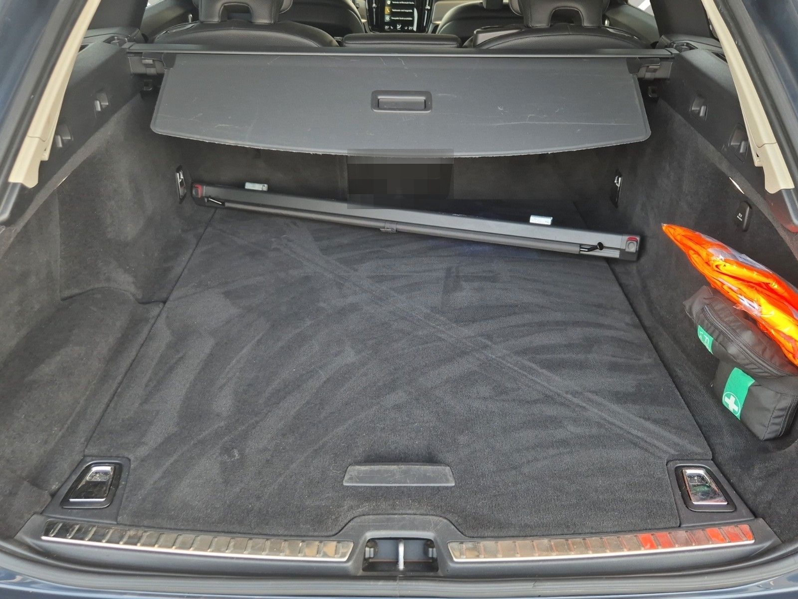 Volvo V90 B4 Momentum Pro H&K LED Kamera Standhzg. foto 18