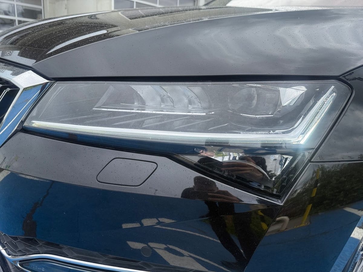 Skoda Superb Combi L&K 4X4 AHK LEDER KAMERA MATRIX foto 4