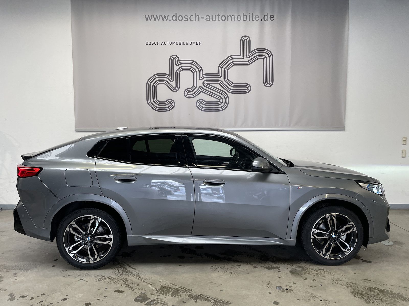BMW X2 18 d sDr M Sport PANO ICONIC HUD Dr. Assist foto 3
