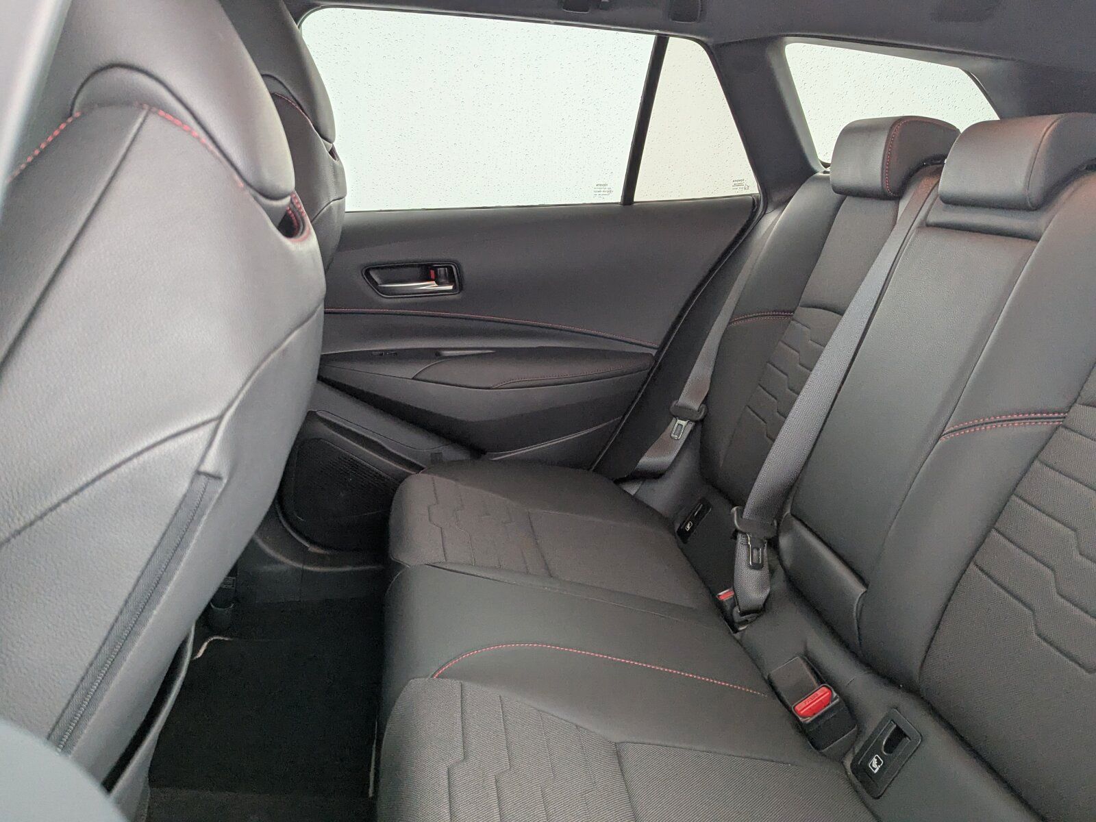Toyota Corolla 2.0 Hybrid Lounge LED+BT+SHZ+RFK+ACC+ foto 17