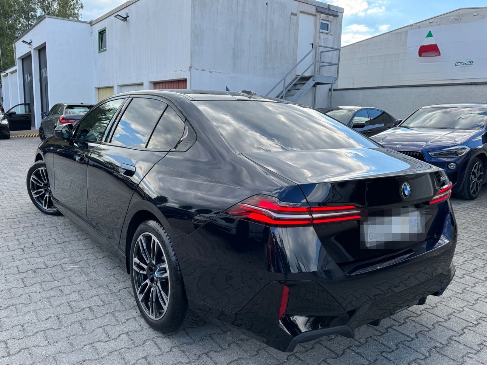 BMW 520d A/M Paket/Panorama/AHK/Head-Up/360 Kamera foto 16