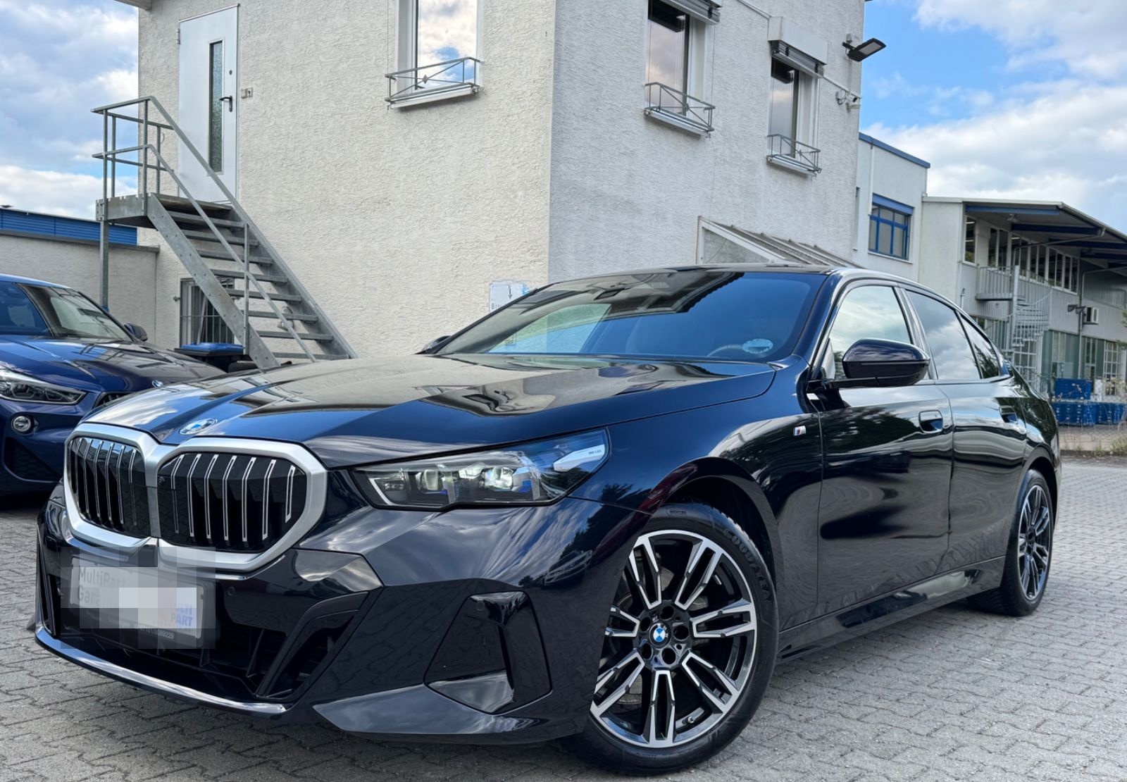 BMW 520d A/M Paket/Panorama/AHK/Head-Up/360 Kamera foto 18