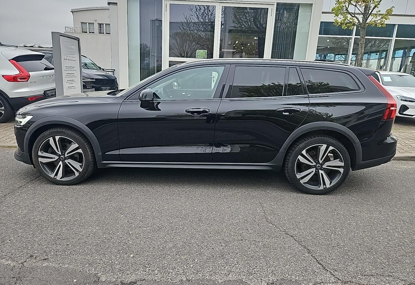 Volvo V60 CC B4 AWD Pro Head-up /Standhzg./Garan./Pano foto 2