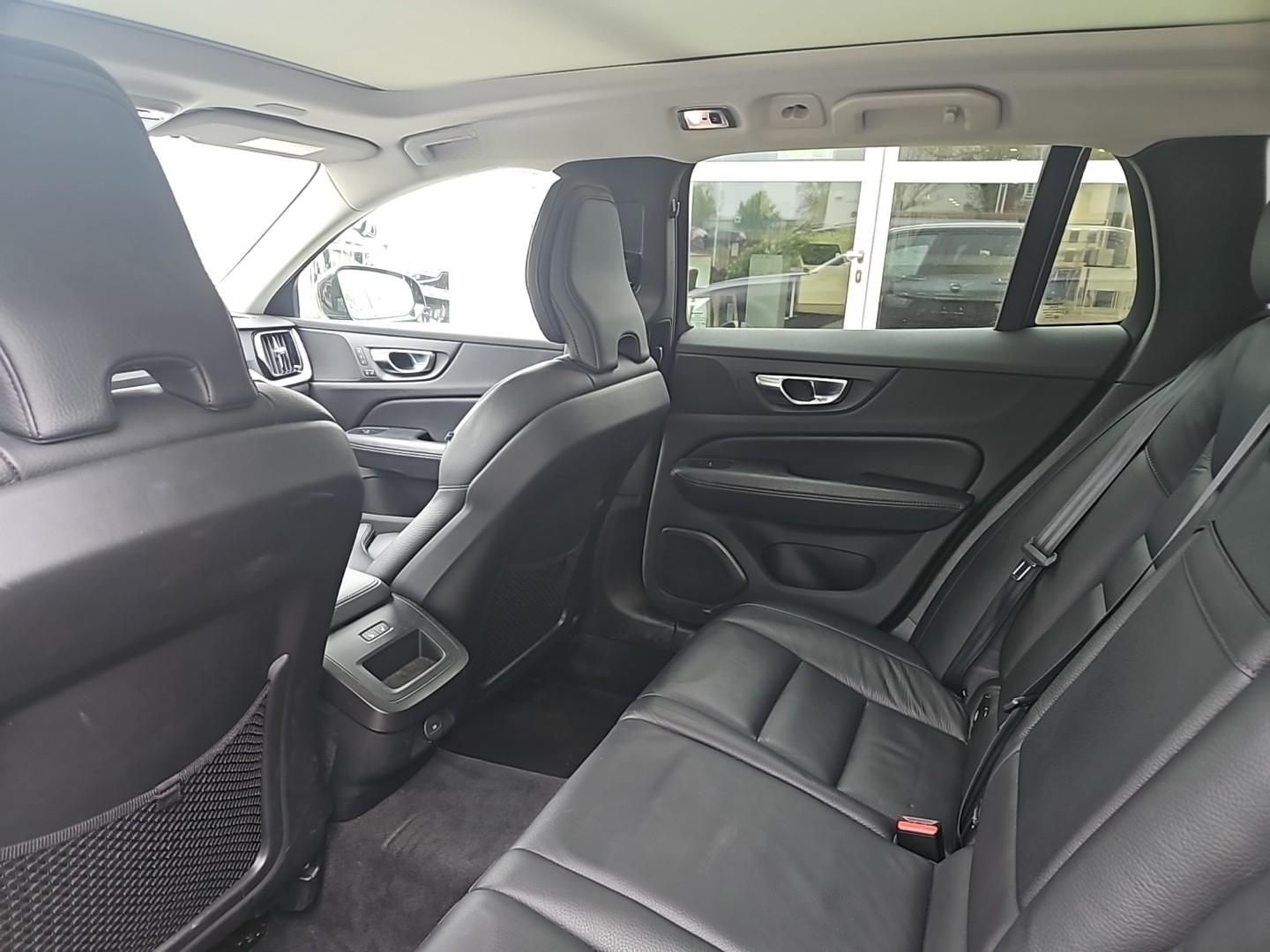 Volvo V60 CC B4 AWD Pro Head-up /Standhzg./Garan./Pano foto 13