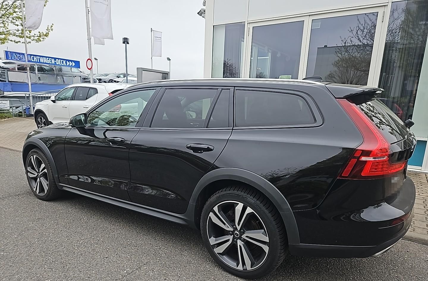 Volvo V60 CC B4 AWD Pro Head-up /Standhzg./Garan./Pano foto 3