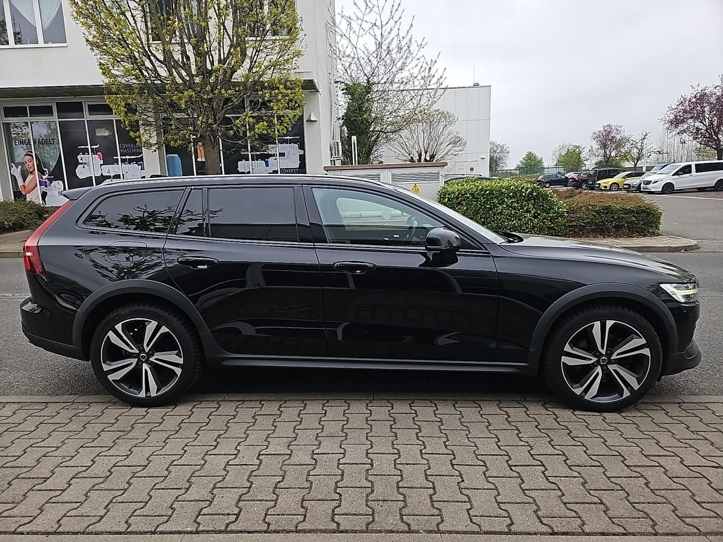 Volvo V60 CC B4 AWD Pro Head-up /Standhzg./Garan./Pano foto 6