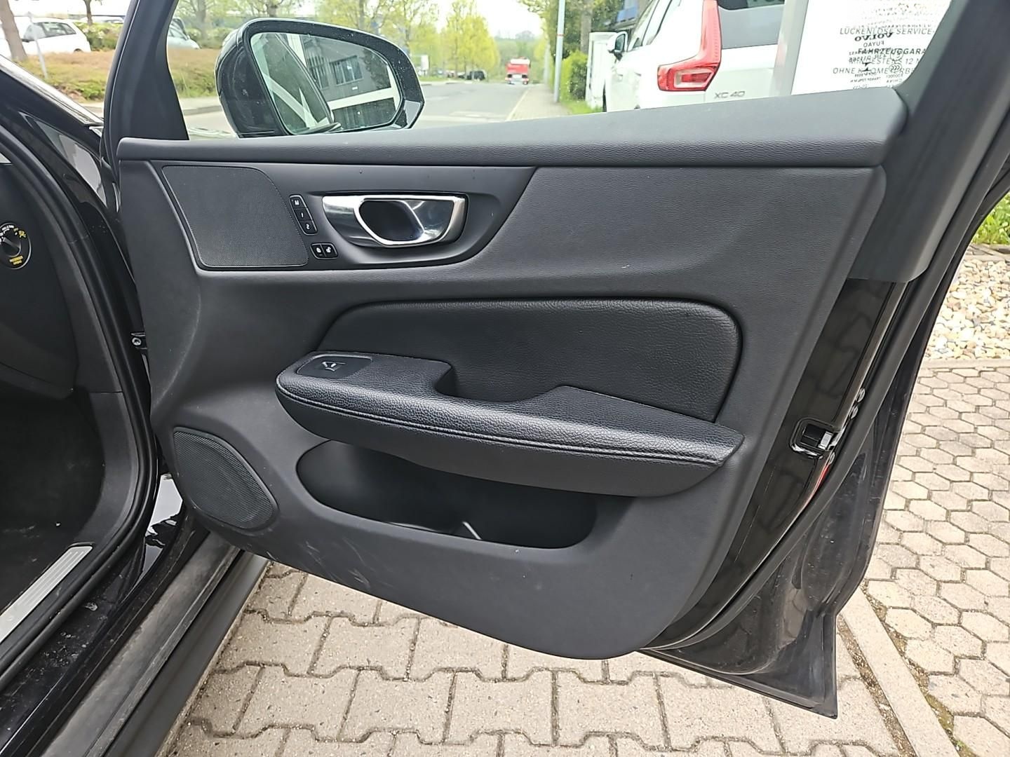 Volvo V60 CC B4 AWD Pro Head-up /Standhzg./Garan./Pano foto 9