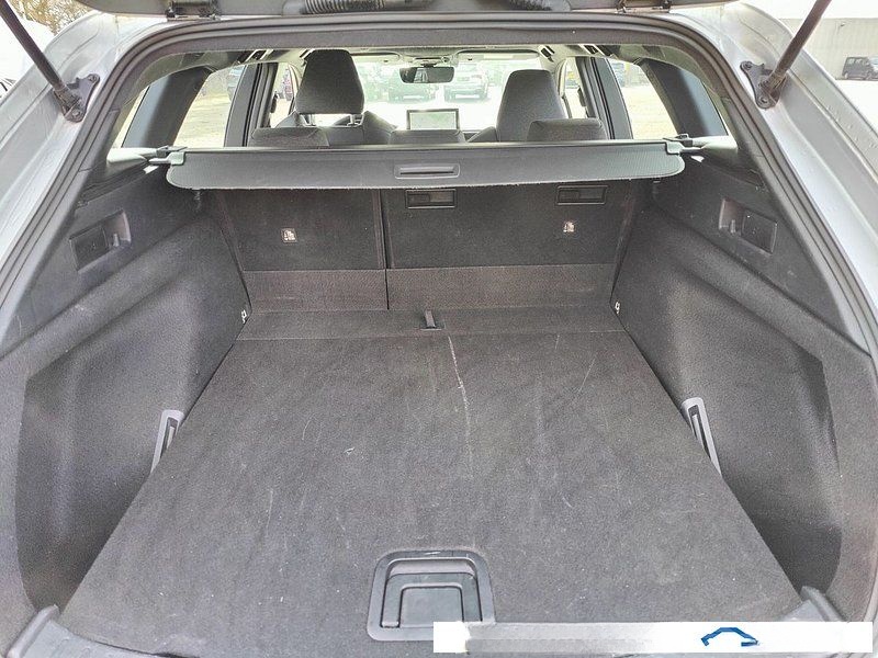 Toyota Corolla 1.8 e-CVT Hybrid Dynamic Aut. LED ACC N foto 12