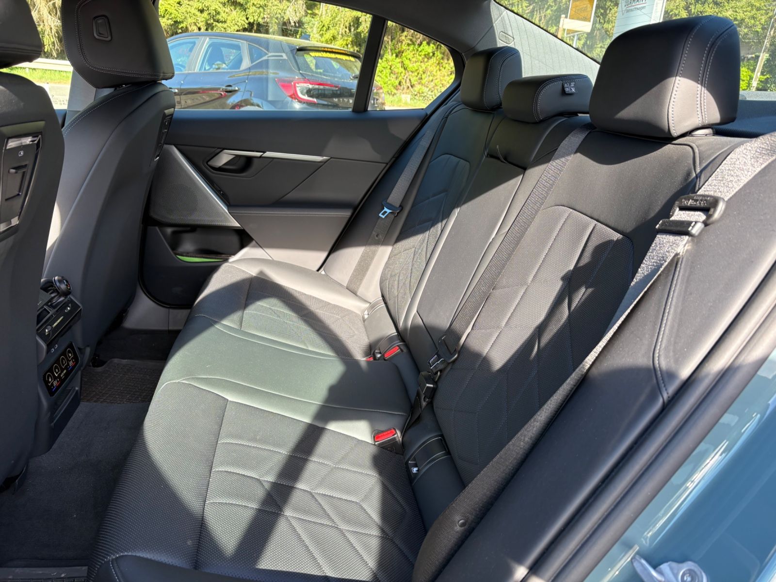 BMW 520d xDrive  Automatik/Kamera/Navi/Leder foto 13