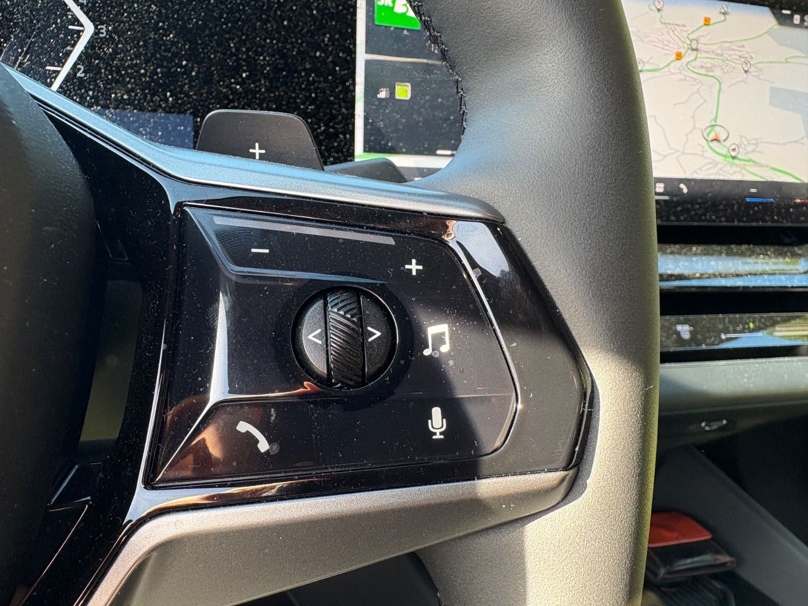 BMW 520d xDrive  Automatik/Kamera/Navi/Leder foto 17