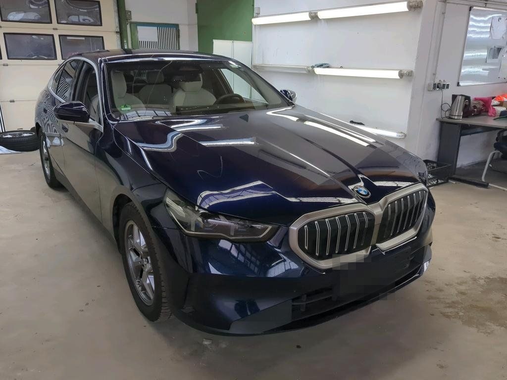 BMW 520 d xDrive AHK SpoSi ACC BLIS LED AUT foto 6