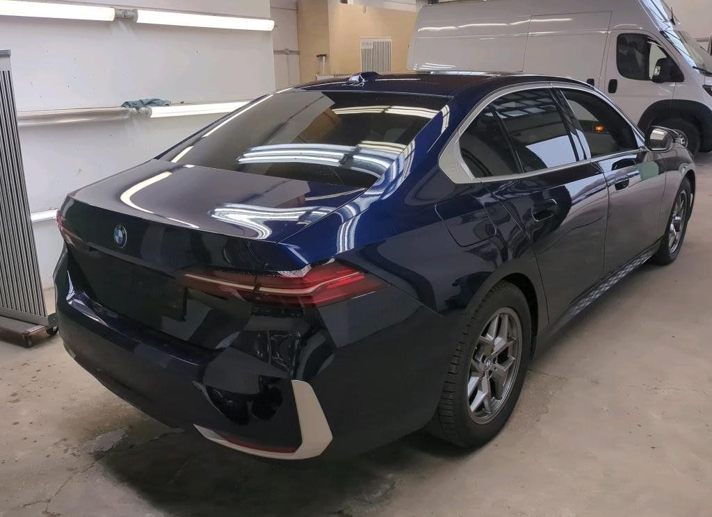 BMW 520 d xDrive AHK SpoSi ACC BLIS LED AUT foto 7