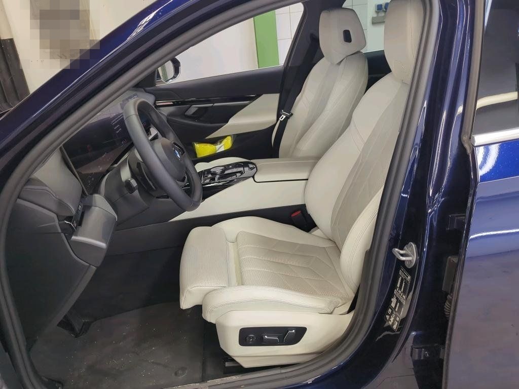 BMW 520 d xDrive AHK SpoSi ACC BLIS LED AUT foto 8