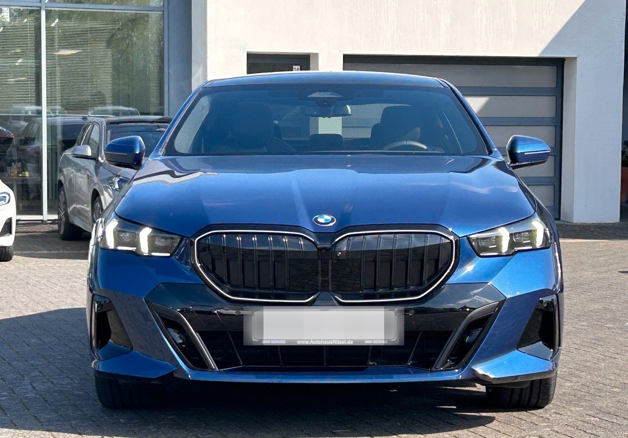BMW 540d xDrive Limousine M Sport Pro / Glasdach foto 2