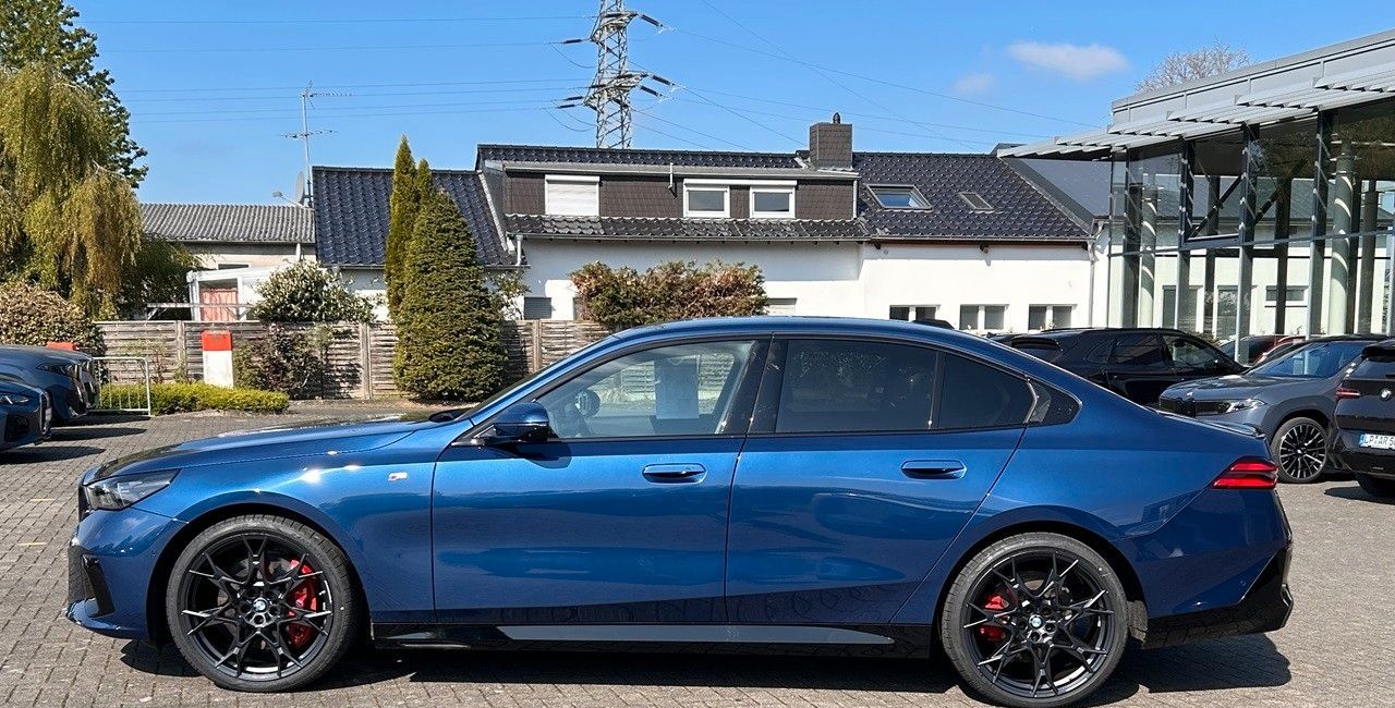 BMW 540d xDrive Limousine M Sport Pro / Glasdach foto 3