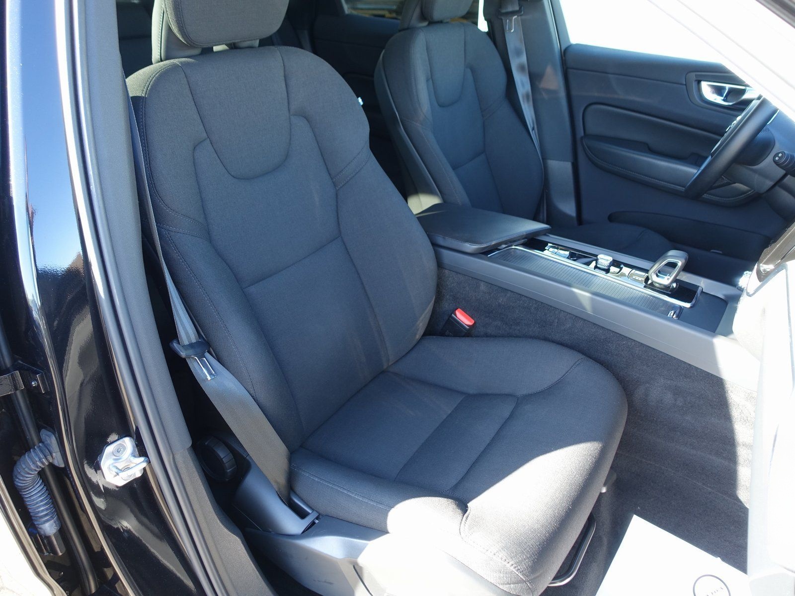 Volvo XC60 B4 Benzin Momentum Pro R-KAMERA/ACC foto 8