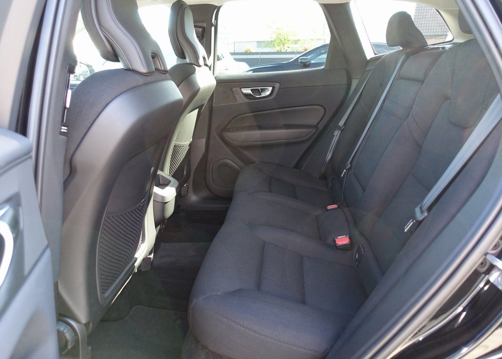 Volvo XC60 B4 Benzin Momentum Pro R-KAMERA/ACC foto 10