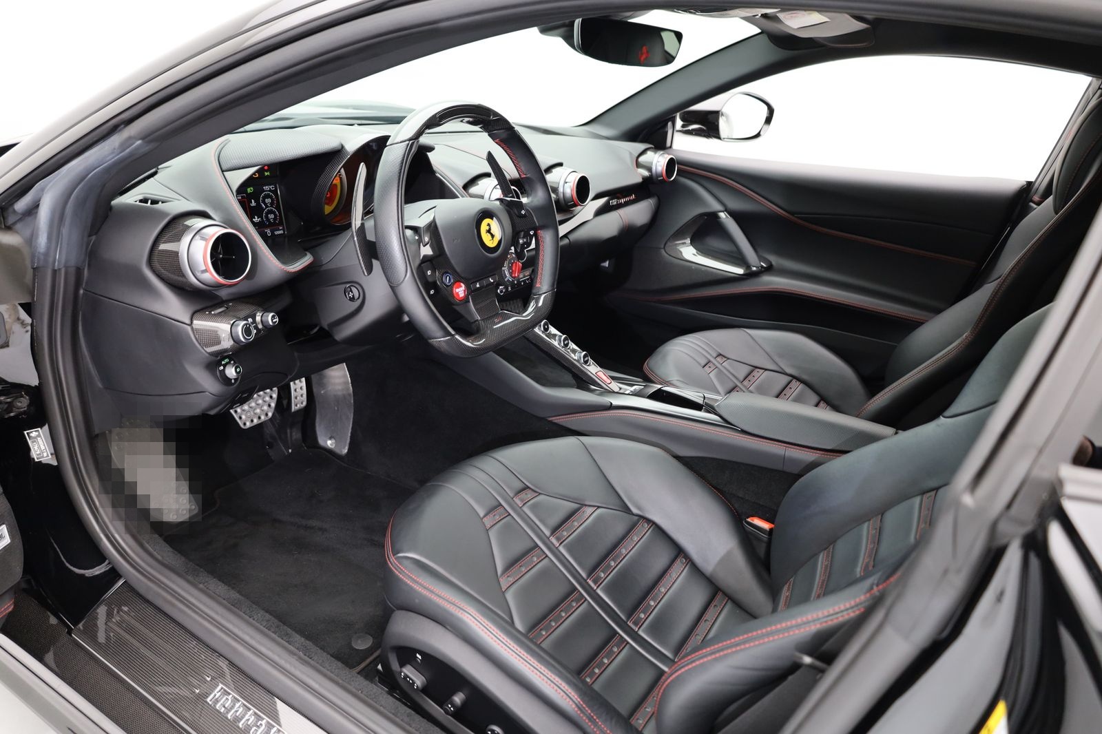 Ferrari 812 Superfast FULL CARBONFIBRE - FERRARI HAMBURG foto 13