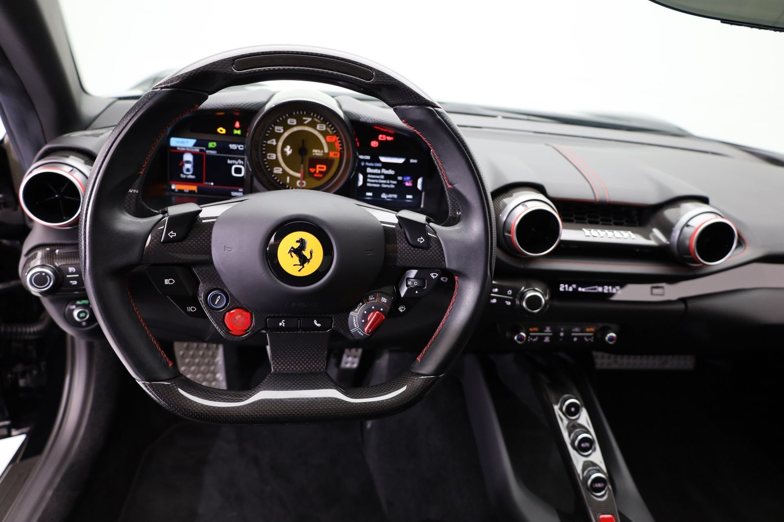 Ferrari 812 Superfast FULL CARBONFIBRE - FERRARI HAMBURG foto 17