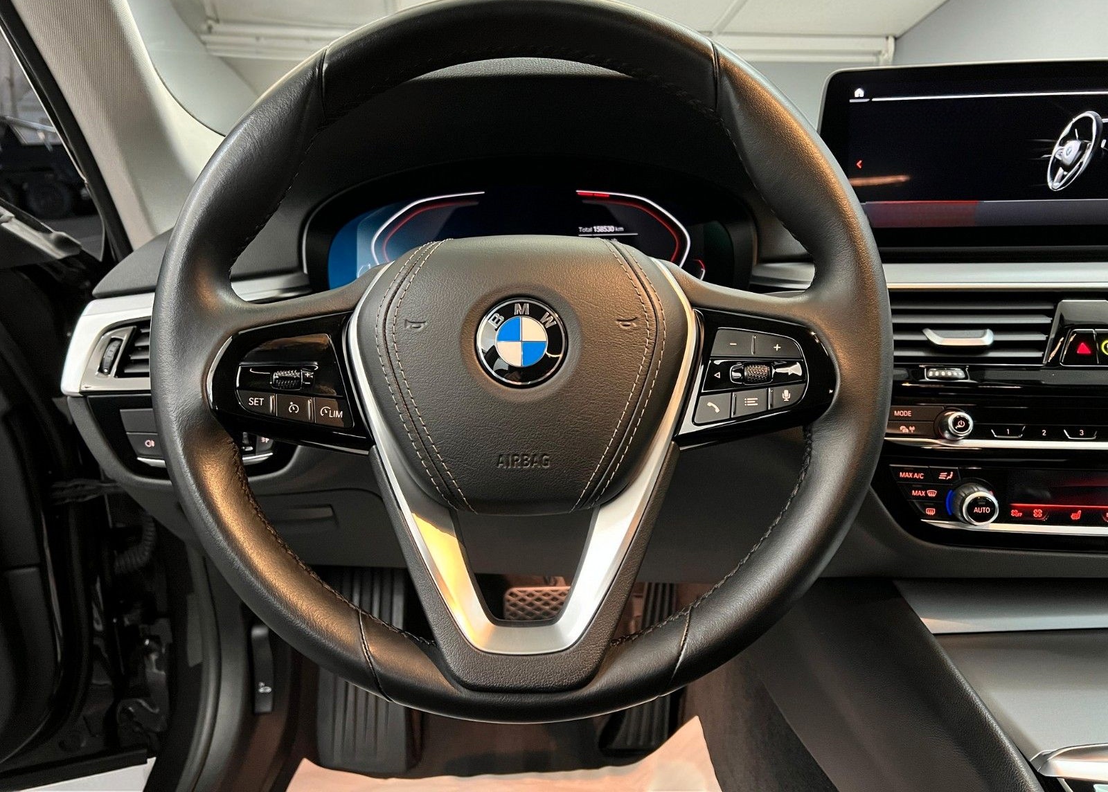 BMW 520d xDrive LED*CARPLAY*WERKSGARANTIE 11/25*MEGA foto 18