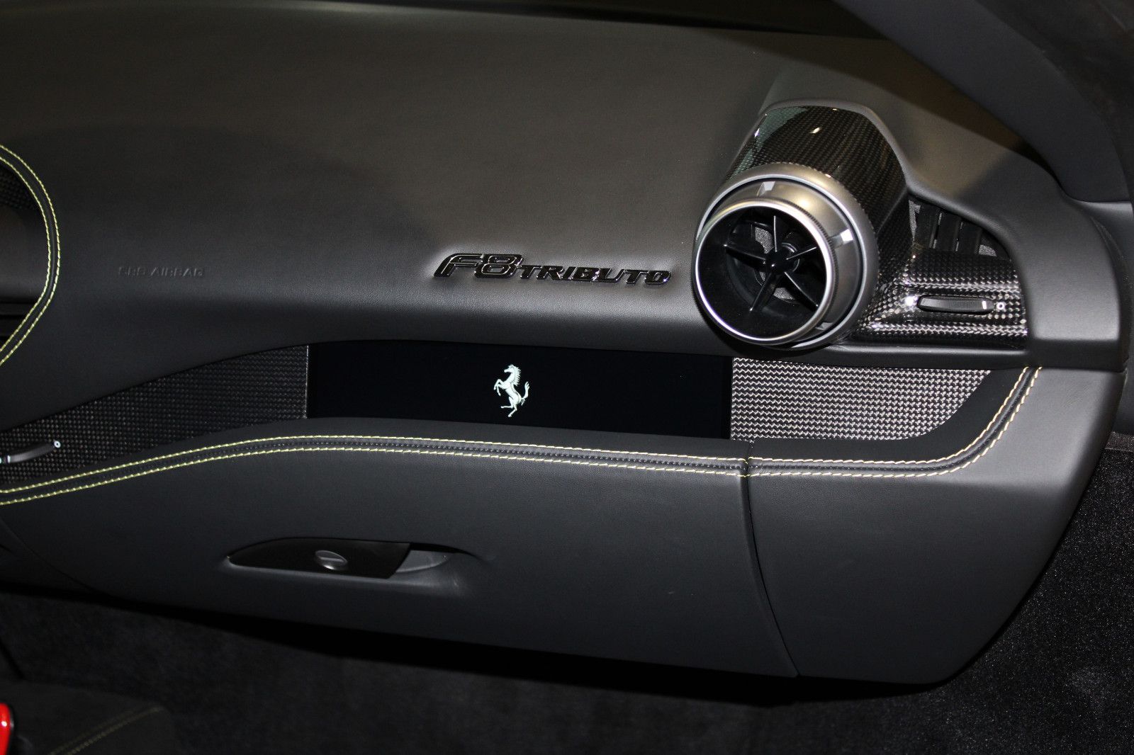 Ferrari F8 TRIBUTO COUPE CARBON/RACING-SEATS/LIFT/JBL foto 16