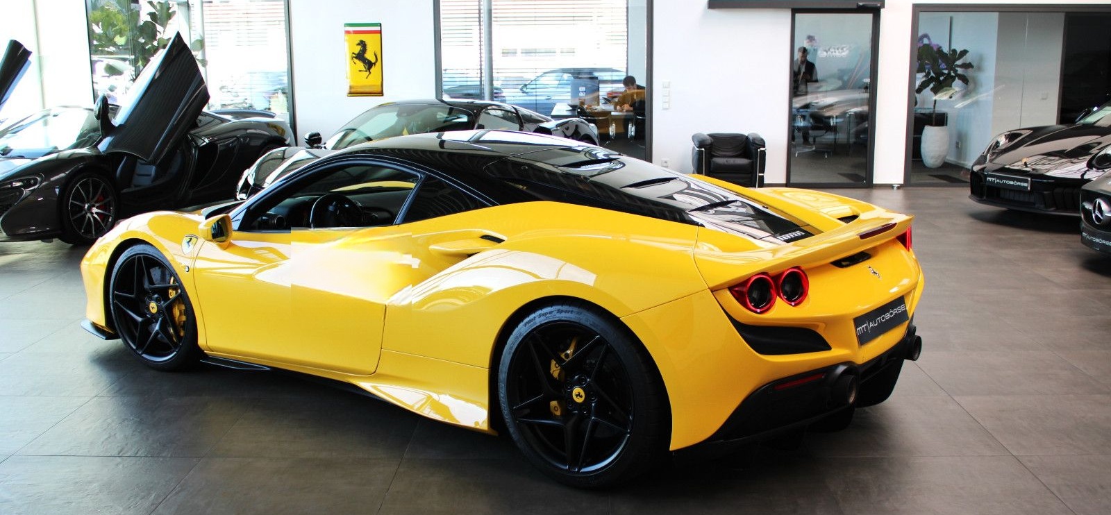 Ferrari F8 TRIBUTO COUPE CARBON/RACING-SEATS/LIFT/JBL foto 17