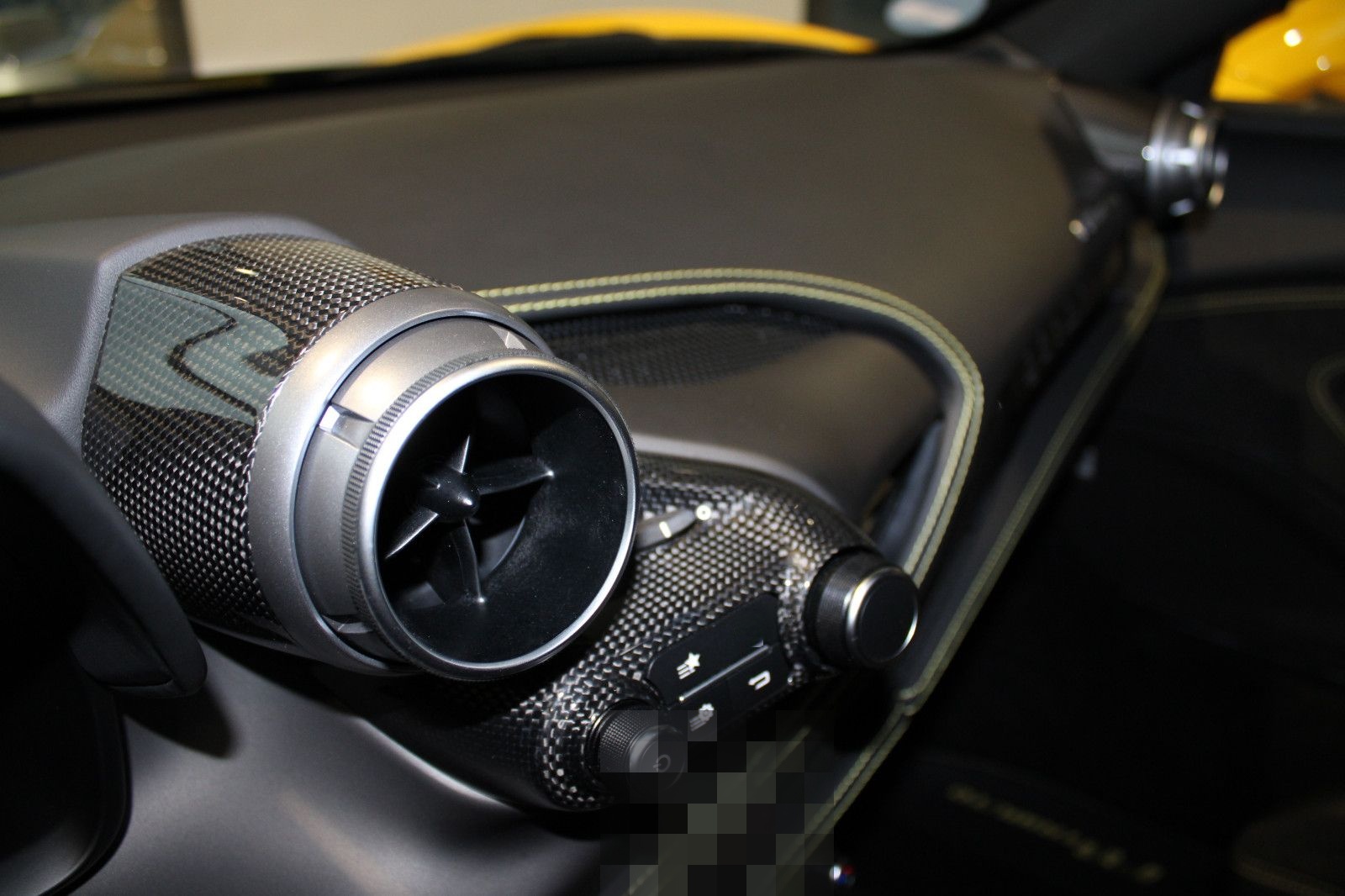 Ferrari F8 TRIBUTO COUPE CARBON/RACING-SEATS/LIFT/JBL foto 24