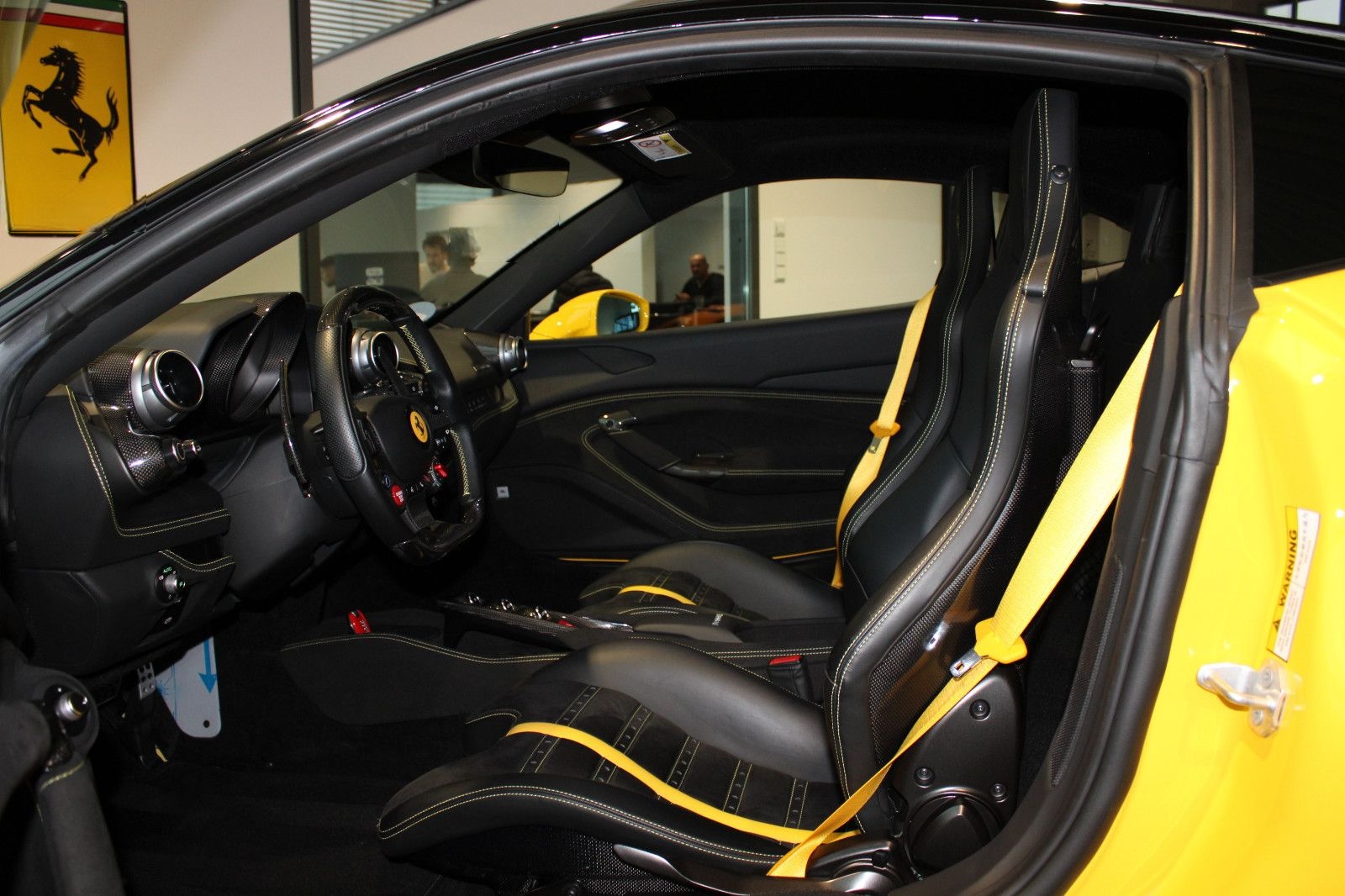 Ferrari F8 TRIBUTO COUPE CARBON/RACING-SEATS/LIFT/JBL foto 4