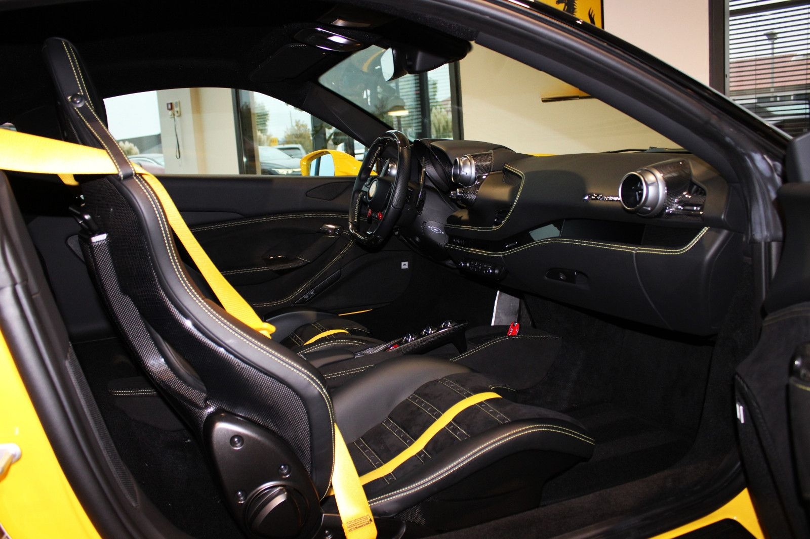 Ferrari F8 TRIBUTO COUPE CARBON/RACING-SEATS/LIFT/JBL foto 8
