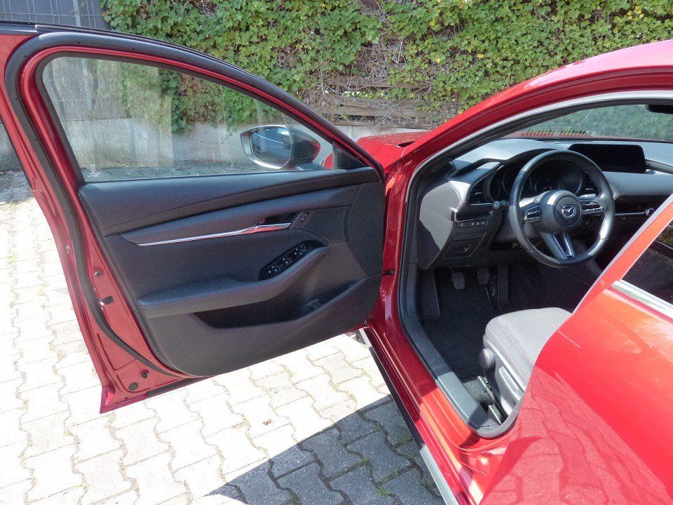 Mazda 3 SKYACTIV-G 150PS HOMURA foto 8