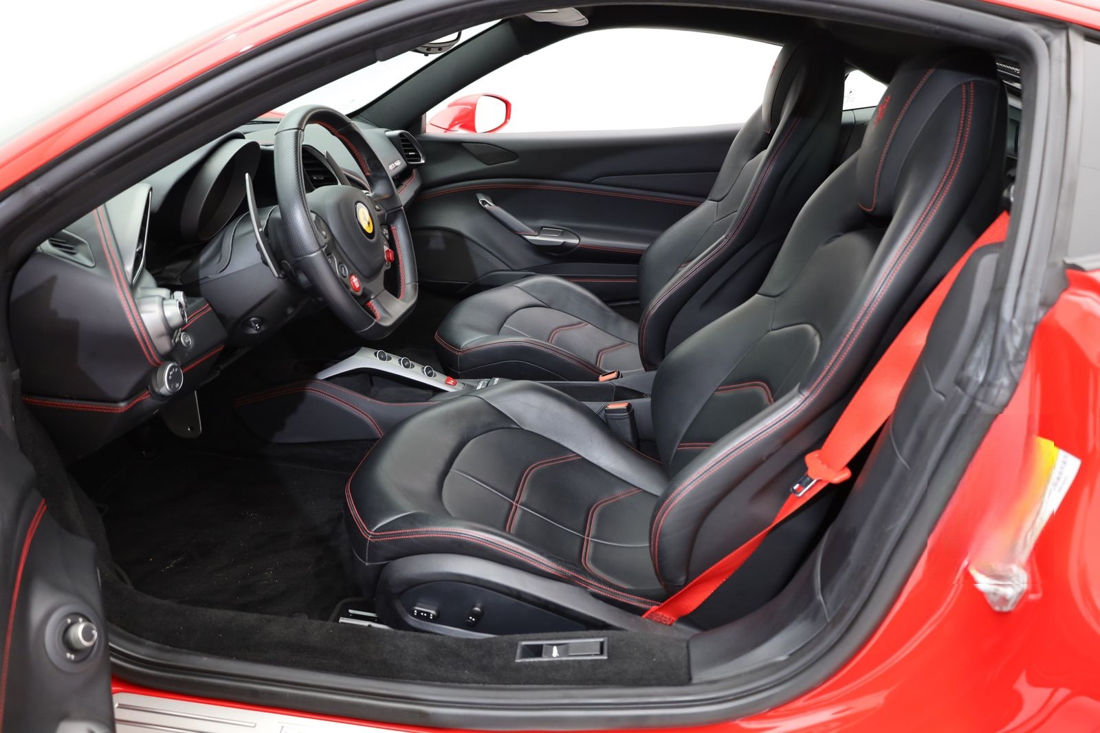 Ferrari 488 GTB - FERRARI HAMBURG foto 13