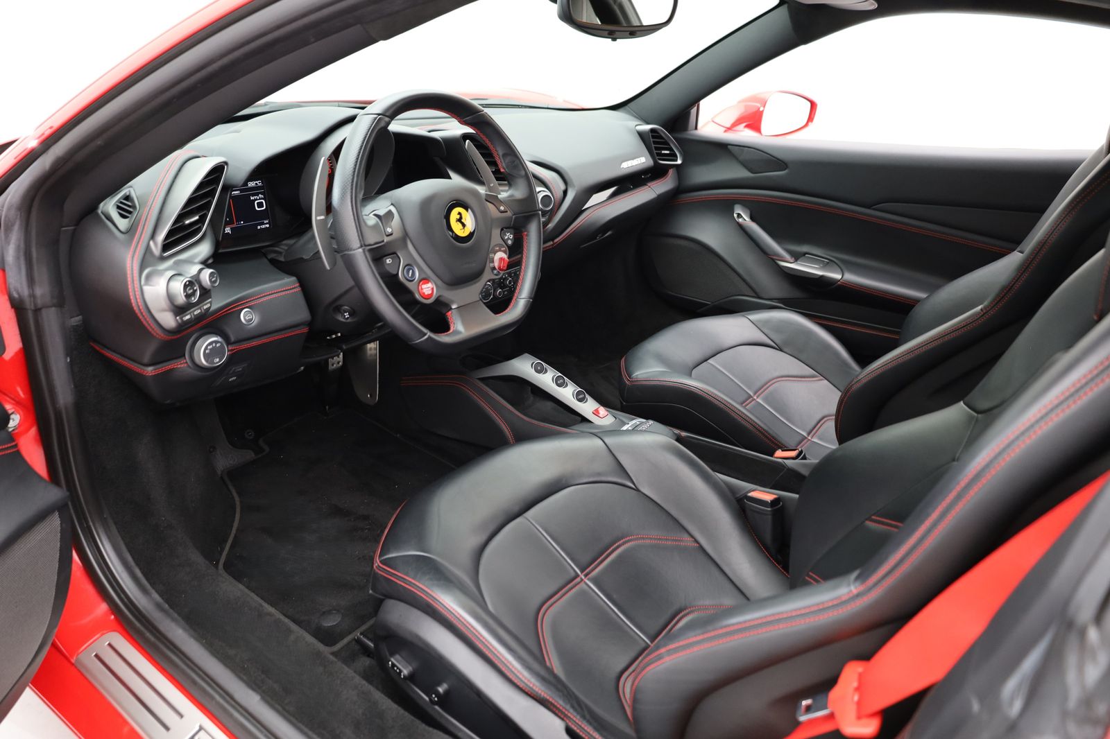 Ferrari 488 GTB - FERRARI HAMBURG foto 14
