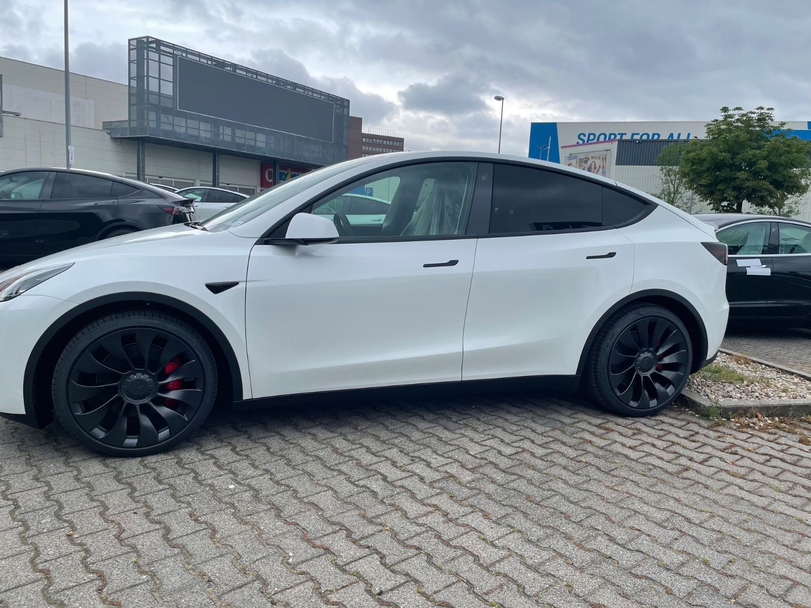 Tesla Model Y Performance Dual Motor AWD Performance foto 2