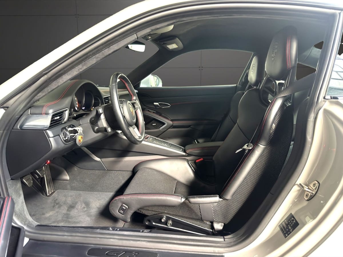 Porsche 991 991.2 GT3 Touring foto 8